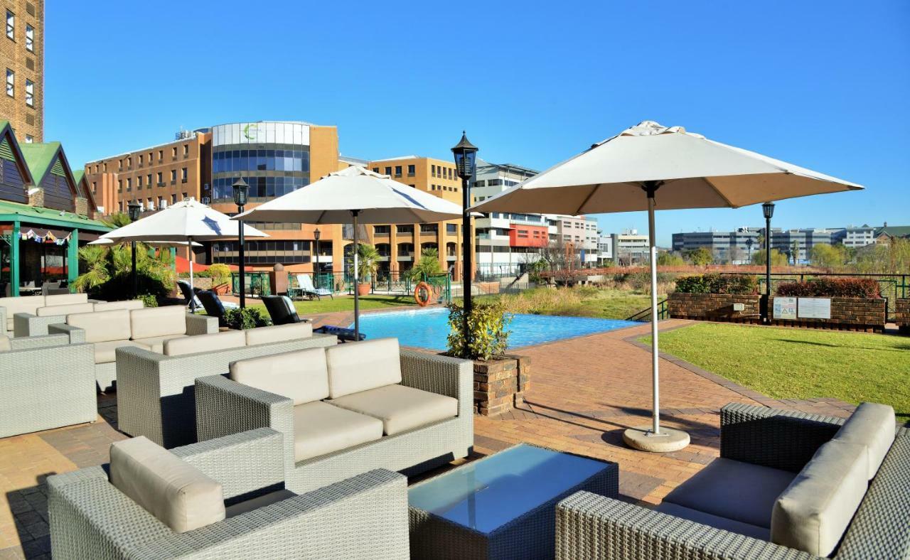 The Centurion Hotel Exterior photo