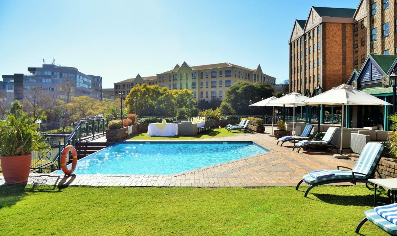The Centurion Hotel Exterior photo