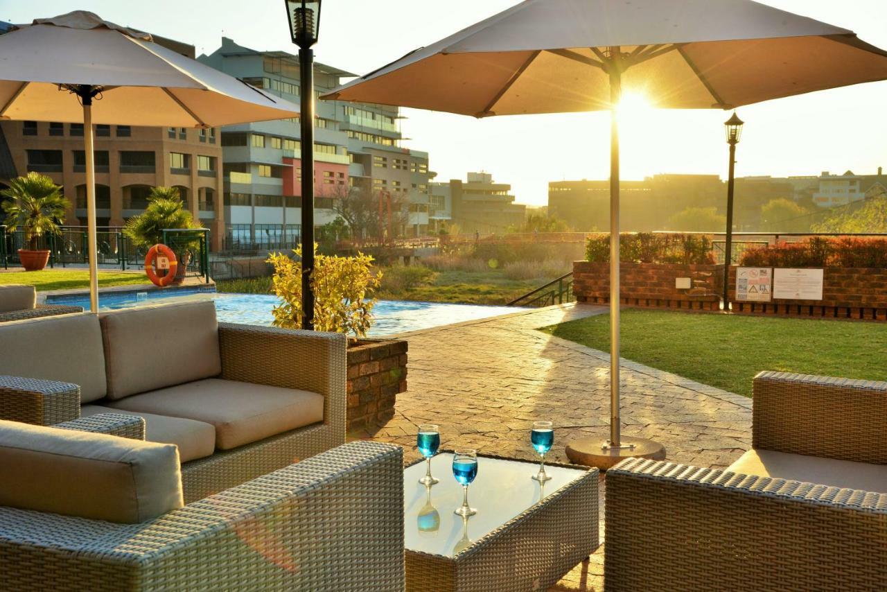 The Centurion Hotel Exterior photo
